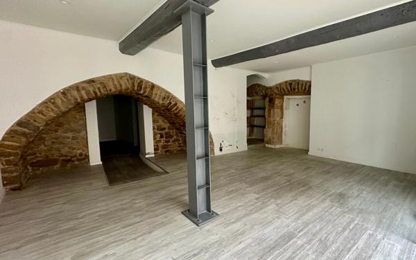 Immeuble à vendre    7 pièces • 210,44 m2 Milhaud