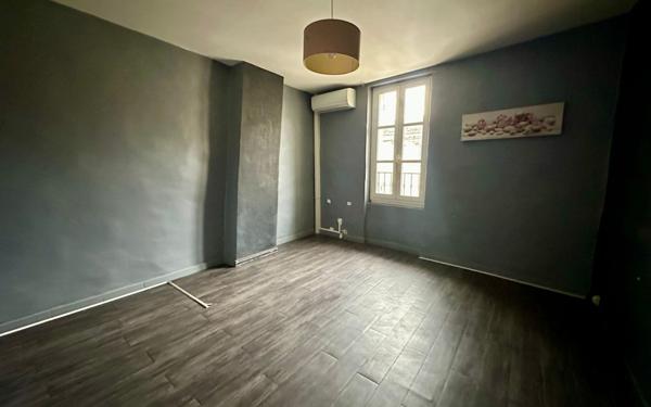 Immeuble à vendre    7 pièces • 210,44 m2 Milhaud