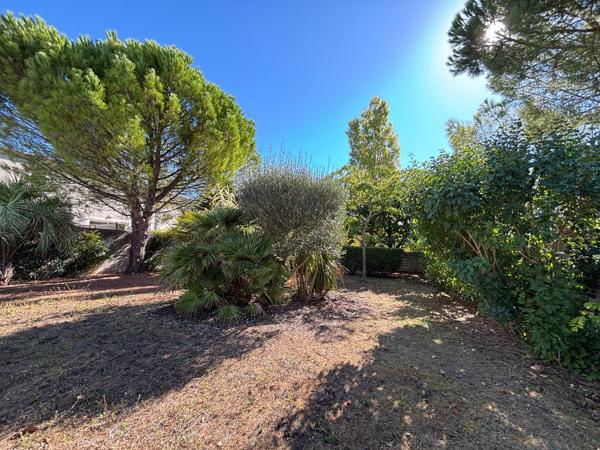 SUPERBE VILLA BOURGEOISE DE STYLE RETHAIS DE 180 M2 SUR UN TERRAIN CLOS ET ARBORE DE 1122 M2. A 15 MN DE LA