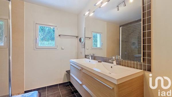 Maison d’architecte 7 pièces de 228 m² à Yzeure (03400)