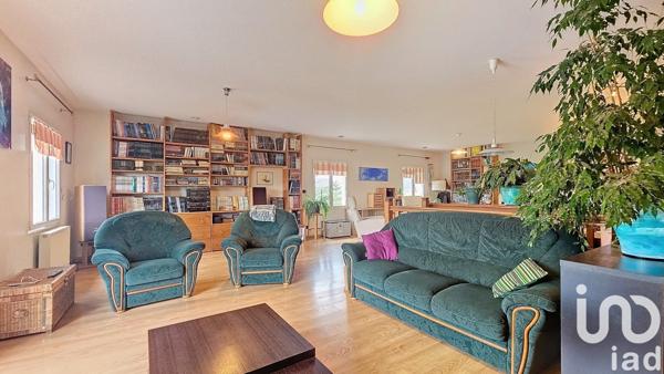 Maison d’architecte 7 pièces de 228 m² à Yzeure (03400)