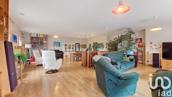 Maison d’architecte 7 pièces de 228 m² à Yzeure (03400)