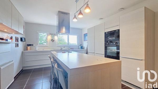 Maison d’architecte 7 pièces de 228 m² à Yzeure (03400)