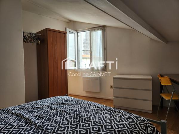 Joli appartement meublé mansardé, lumineux et soigné