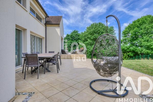 Maison à vendre 8 pièces 275 m² Bussy-Saint-Georges