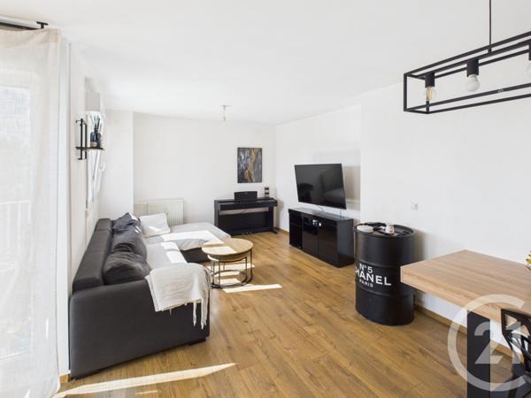 Appartement F3 à vendre  3 pièces - 90 m2 TRAPPES - 78