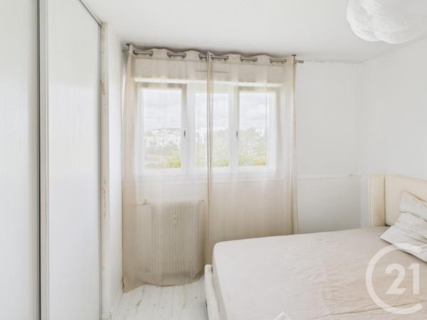 Appartement F3 à vendre  3 pièces - 90 m2 TRAPPES - 78