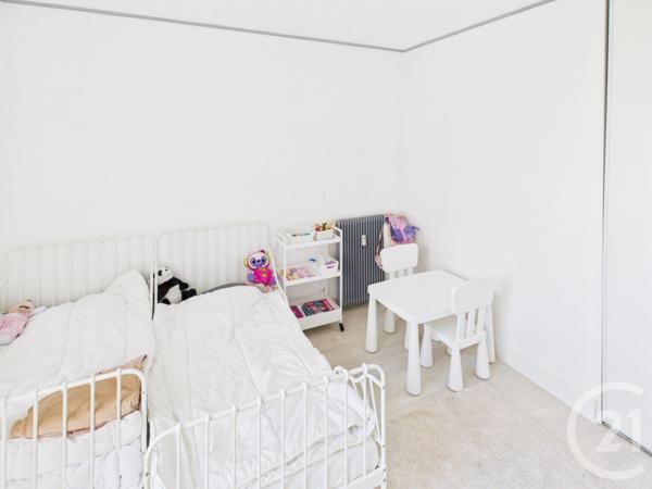 Appartement F3 à vendre  3 pièces - 90 m2 TRAPPES - 78