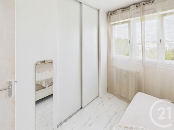 Appartement F3 à vendre  3 pièces - 90 m2 TRAPPES - 78