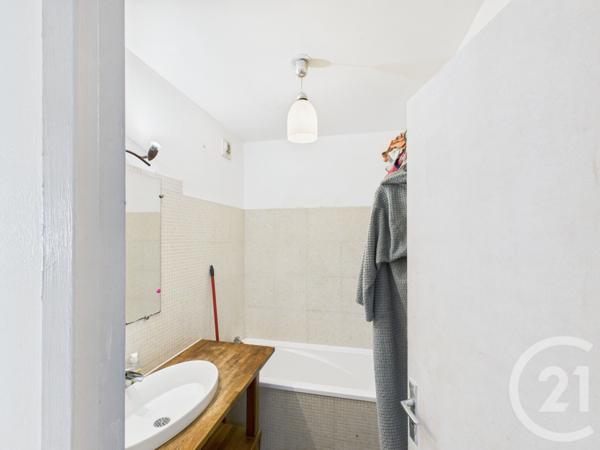 Appartement F3 à vendre  3 pièces - 90 m2 TRAPPES - 78