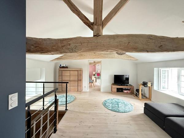 Maison Saint Genis D Hiersac 8 pièce(s) 270 m2