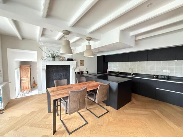 Maison Saint Genis D Hiersac 8 pièce(s) 270 m2