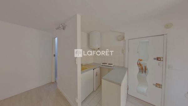 Location appartement Versailles - 1 pièce(s) - 17 m² - 697 €/mois