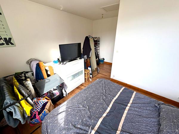 APPARTEMENT T2 A LOUER - BLOIS - DUPLEX, COUR & PLACE DE PARKING PRIVATIVES