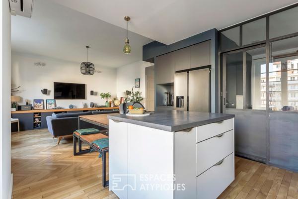 Bel ancien rénové avec deux balcons