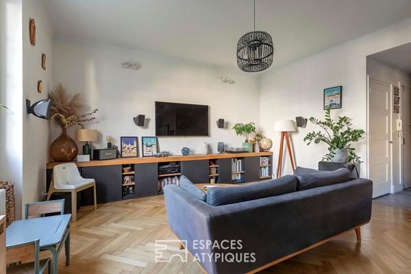 Bel ancien rénové avec deux balcons