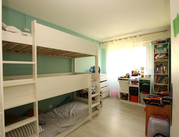 BEL APPARTEMENT F5 3 CHAMBRES DOUBLE SALON DANS PETITE RESIDENCE AVEC RAVALEMENT VOTE A CHARGE PROPRIETAIRE ACTUEL !!!