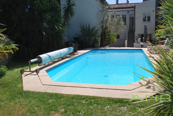 Echoppe Double centre Bordeaux avec Jardin et Piscine