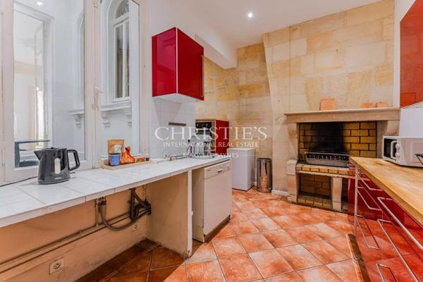 BORDEAUX SAINT-GENÈS – APPARTEMENT DE CARACTÈRE – USAGE MIXTE HABITATION & BUREAU