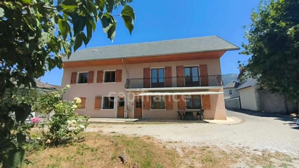 Chambéry-le-Vieux – Vue montagnes, grand jardin et maison aux multiples possibilités !