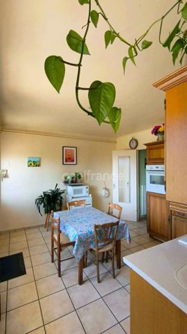 Chambéry-le-Vieux – Vue montagnes, grand jardin et maison aux multiples possibilités !
