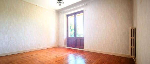 Chambéry-le-Vieux – Vue montagnes, grand jardin et maison aux multiples possibilités !