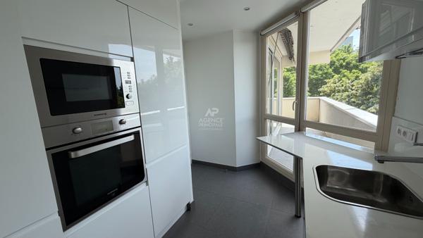 Appartement Saint Germain En Laye 3 pièce(s) 70 m2 Loyer 1 450 €/mois charges comprises **  - Référence  18209