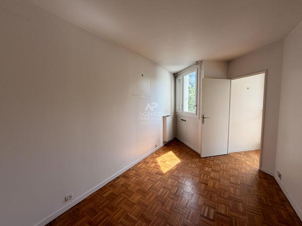 Appartement Saint Germain En Laye 3 pièce(s) 70 m2 Loyer 1 450 €/mois charges comprises **  - Référence  18209