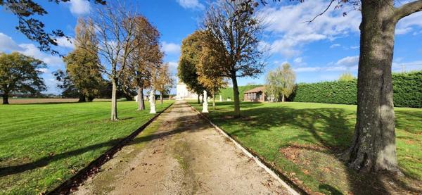 Propriete à vendre à Saint-Jean-sur-Reyssouze dans l'Ain (01560), ref : YM869