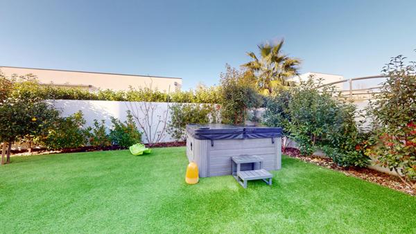 Villa T5 moins de 300m du lac Villeneuve de la Raho