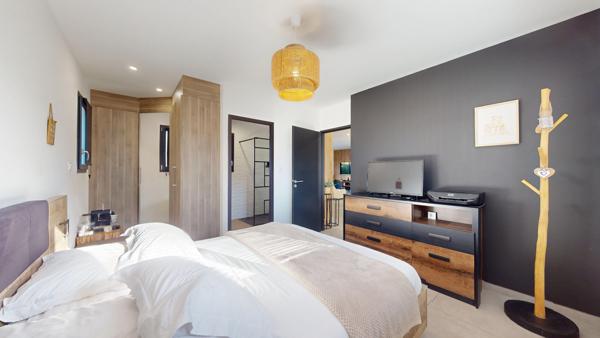 Villa T5 moins de 300m du lac Villeneuve de la Raho