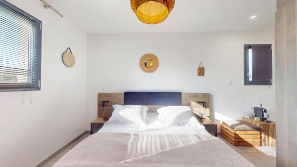 Villa T5 moins de 300m du lac Villeneuve de la Raho