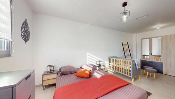 Villa T5 moins de 300m du lac Villeneuve de la Raho