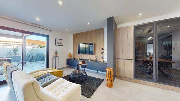 Villa T5 moins de 300m du lac Villeneuve de la Raho