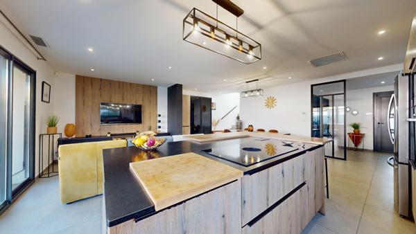 Villa T5 moins de 300m du lac Villeneuve de la Raho