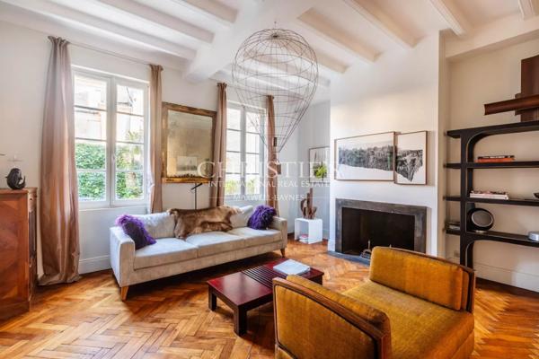 LIBOURNE : Maison familiale avec jardin et piscine au coeur de la bastide
