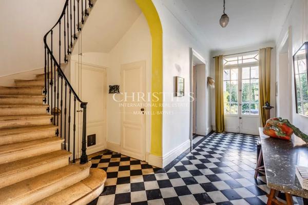LIBOURNE : Maison familiale avec jardin et piscine au coeur de la bastide