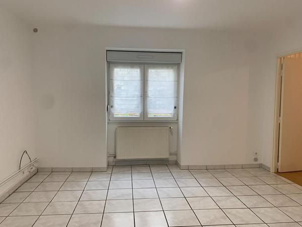 Immeuble 3 appartements / 2 garages