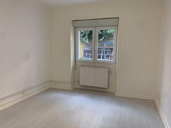 Immeuble 3 appartements / 2 garages