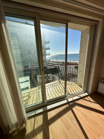 La Baule-Escoublac joli T1 vue mer avec balcon sud