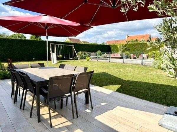 Magnifique maison de plus de 200 m² sur un terrain clos avec piscine