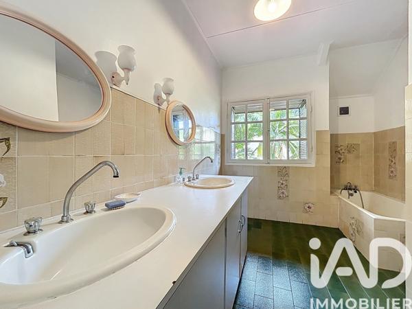 Maison à vendre 8 pièces 184 m² Saint-Denis