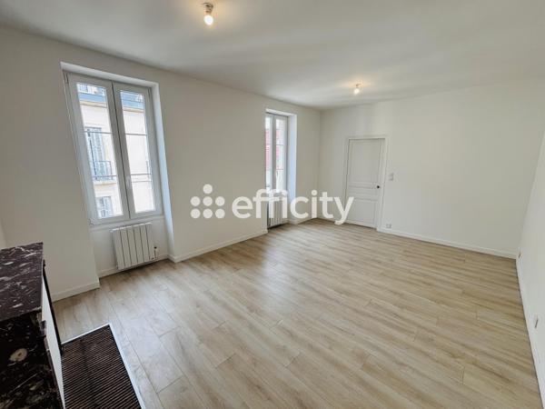 Appartement
         2 pièces
        - 39 m² 139 000 € *