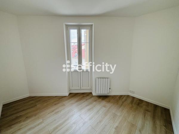 Appartement
         2 pièces
        - 39 m² 139 000 € *