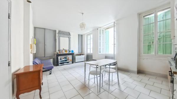 Immeuble 9 pièces - 160 m²