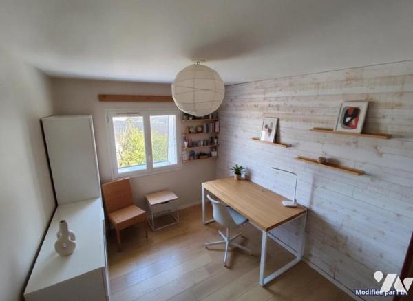 APPARTEMENT DE TYPE T3/T4 dans résidence calme proche en centre ville de toutes commodités 