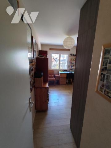 APPARTEMENT DE TYPE T3/T4 dans résidence calme proche en centre ville de toutes commodités 