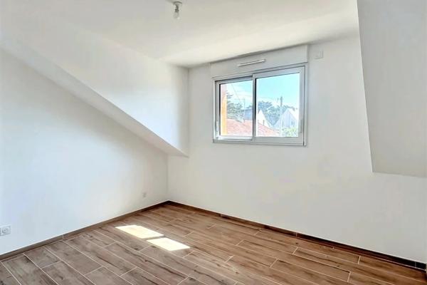 MAISON LE POULIGUEN DE 99 M2 + 15 M2 - TERRAIN 258 M2 - APERÇU MER - PROCHE COMMERCES