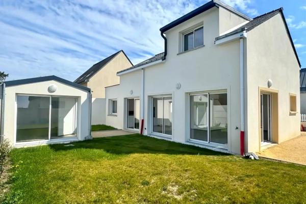 MAISON LE POULIGUEN DE 99 M2 + 15 M2 - TERRAIN 258 M2 - APERÇU MER - PROCHE COMMERCES