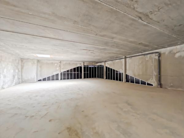 à vendre EVIAN LES BAINS (74) LOCAL COMMERCIAL DE 271 m² – UN EMPLACEMENT À FORT POTENTIEL